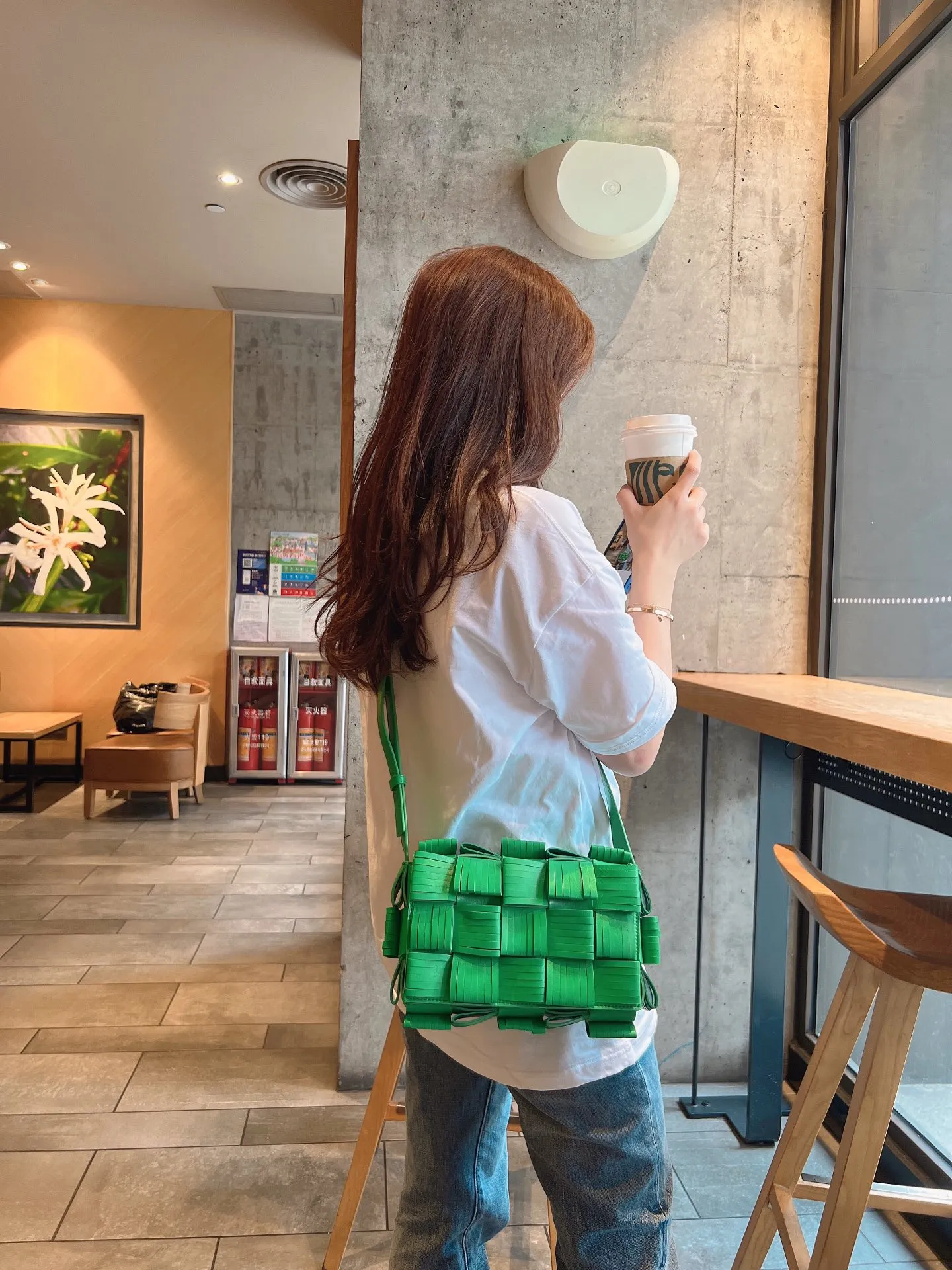 Actual photos of the model. The back and upper body are eye-catching. It has a unique and high-end feel. It will keep you coming back💚